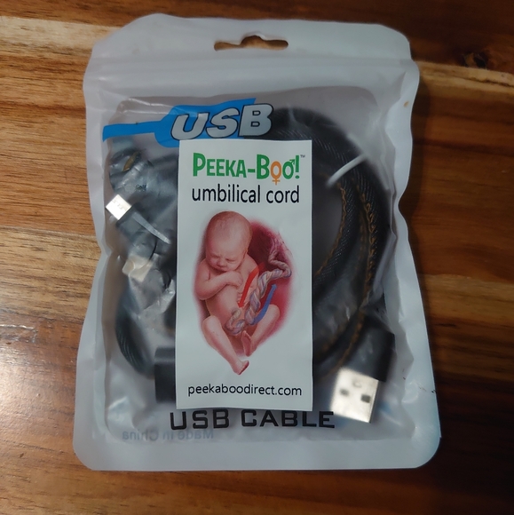 Peeka-Boo up umbilical cord USB cable. - Picture 1 of 3